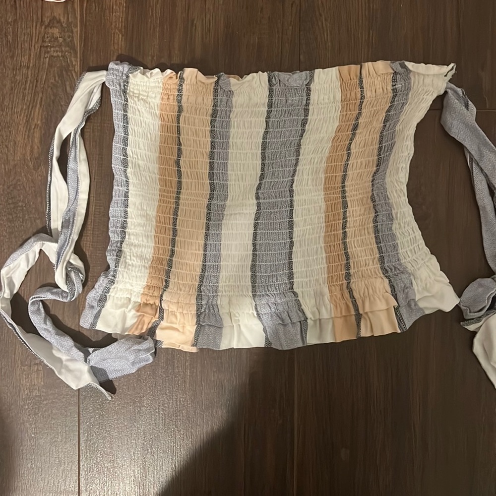 Tie shoulders, crop top